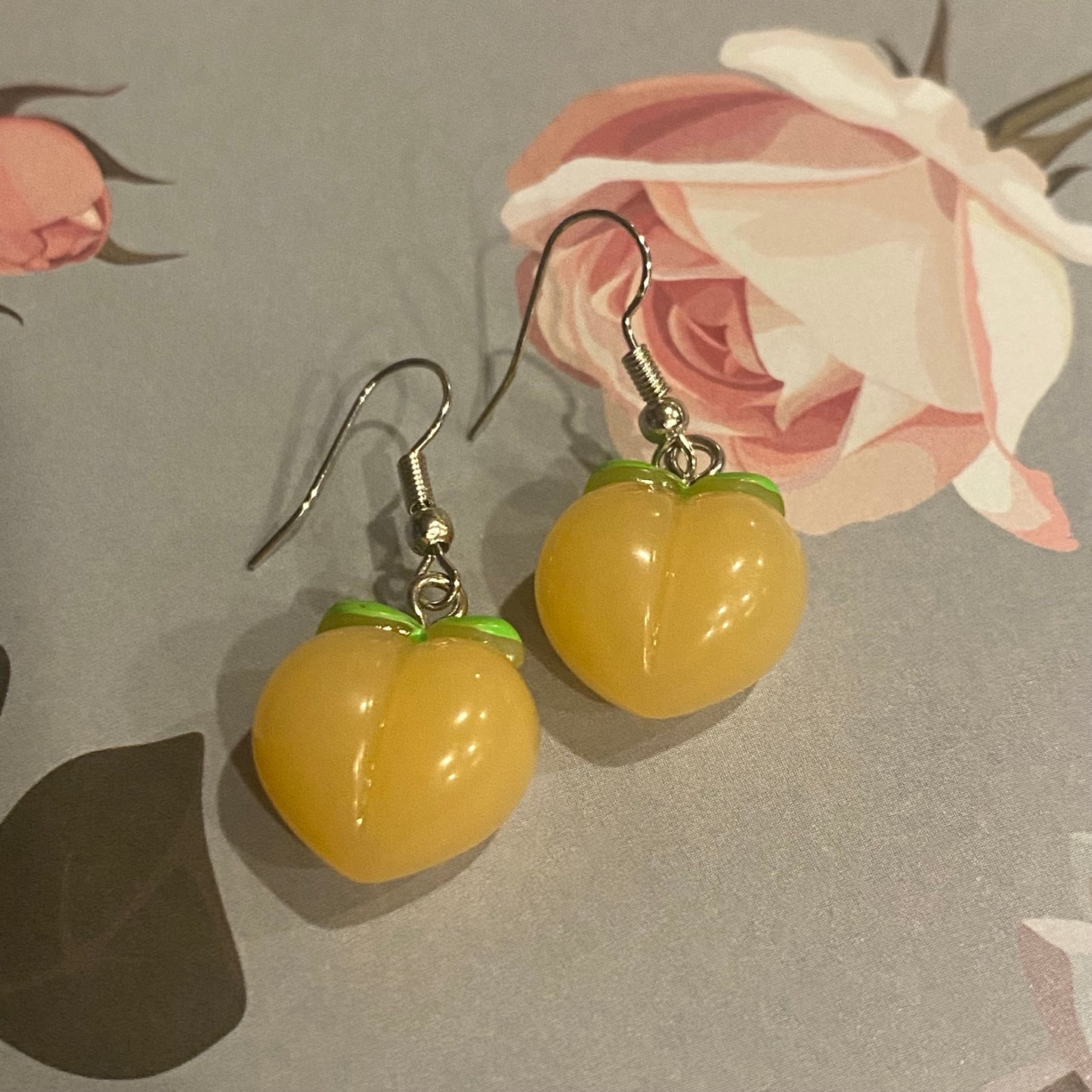 Peachy Keen Earrings 🍑✨