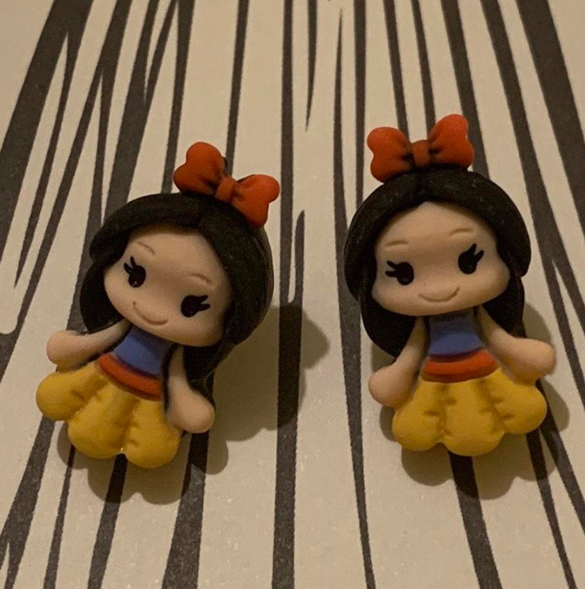 🍎Princess Snow White Studs ✨