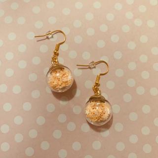 🍑✨ Peach Stardust Globe Earrings 🧡💫