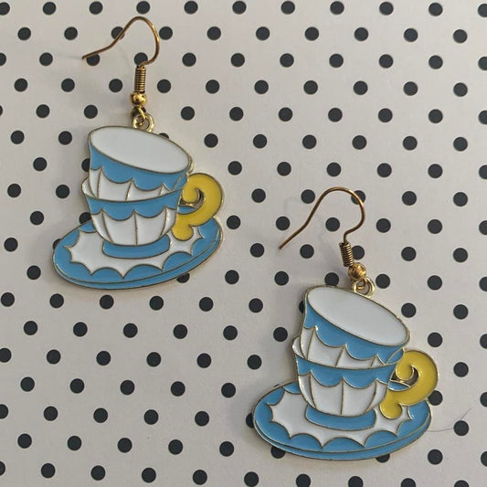 Alice in Wonderland: Teacup Tower