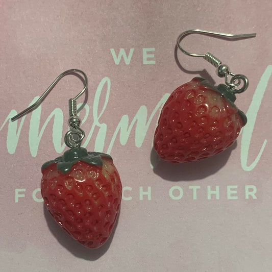 🍓✨ Berry Sweet Strawberry Earrings ❤️🌿