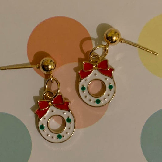 🎀🎄 Holiday Cheer Wreath Earrings ✨❄️