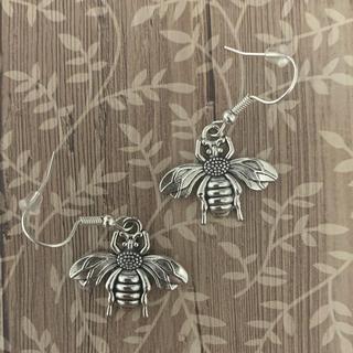 🐝✨ Busy Bee Earrings 🌼