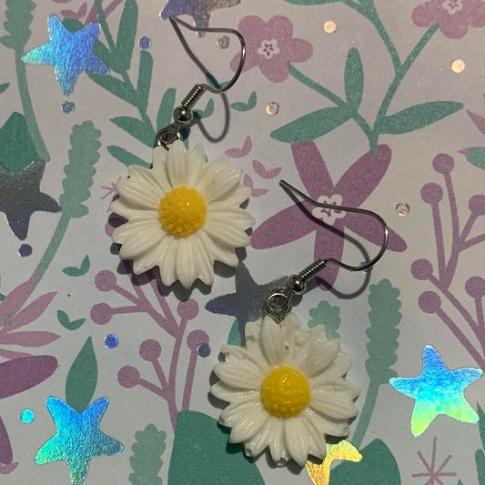 🌼✨ Sunny Daisy Earrings 💛🤍